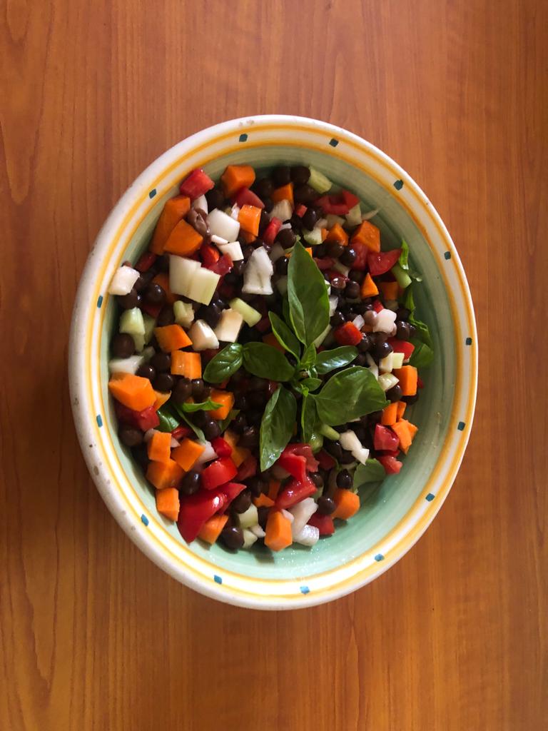 Insalata di ceci neri